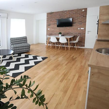 Home Apartmani I Sobe Osijek Exteriör bild