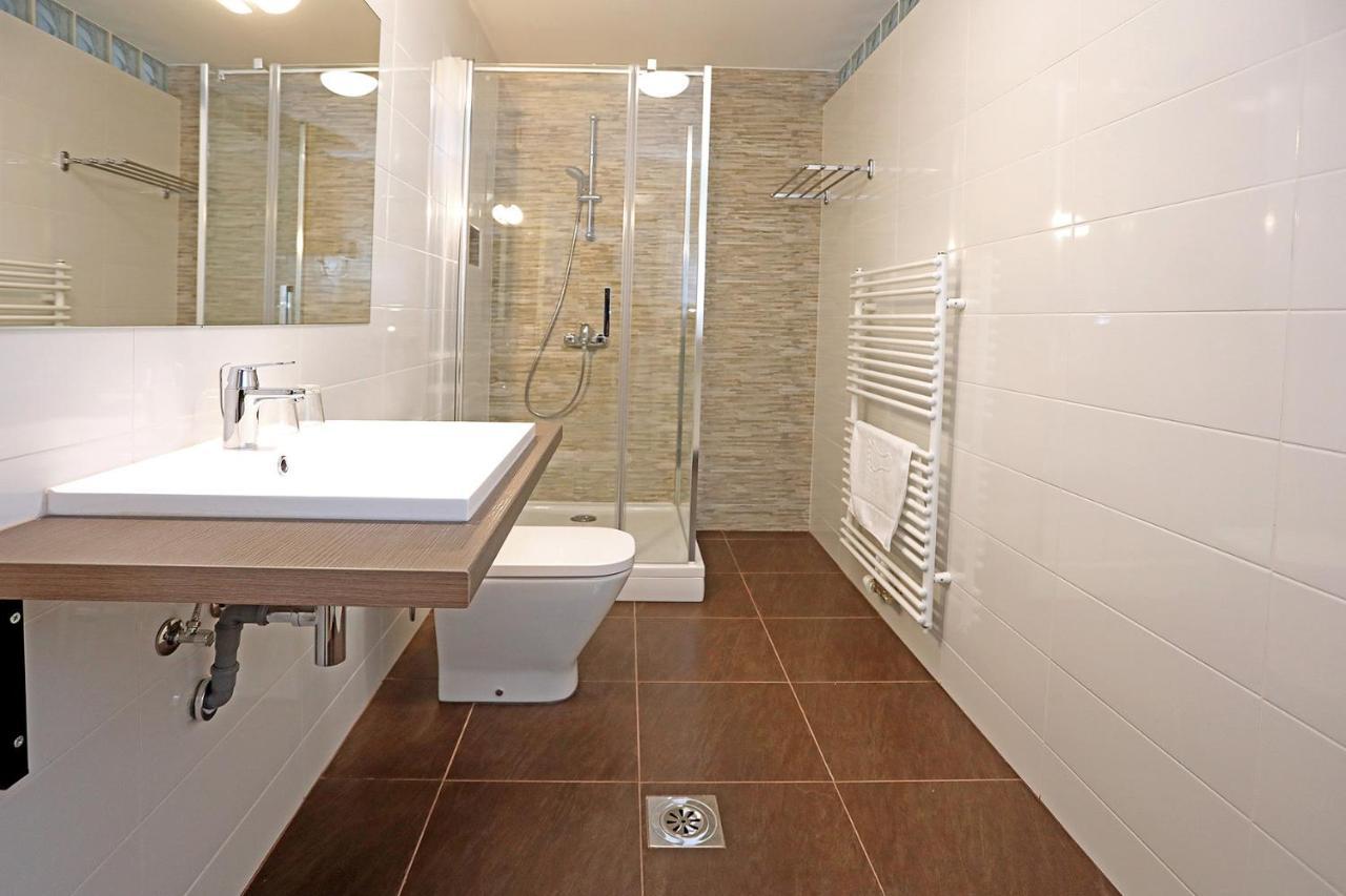 Home Apartmani I Sobe Osijek Exteriör bild