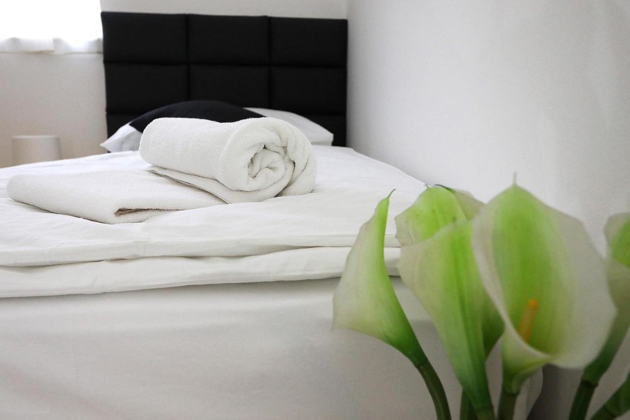 Home Apartmani I Sobe Osijek Exteriör bild