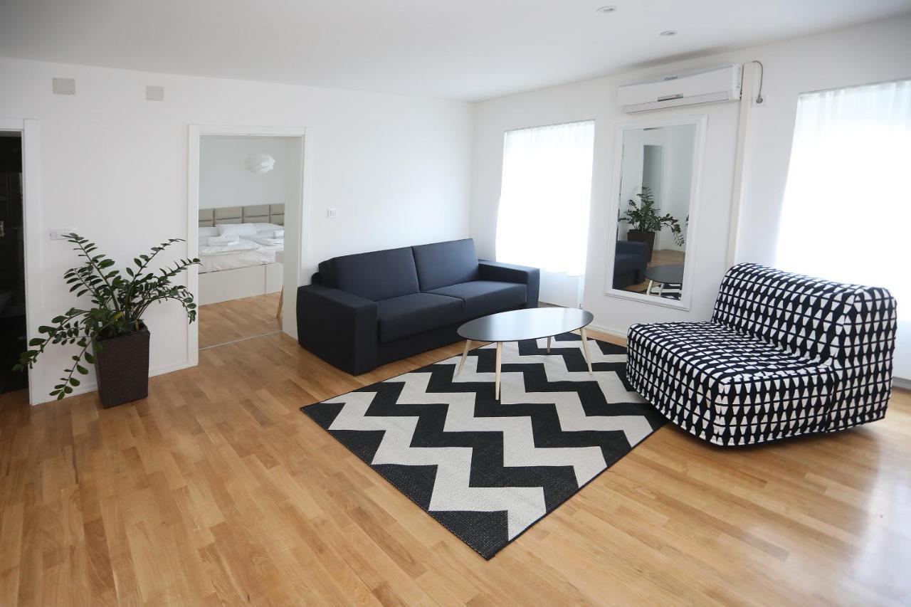Home Apartmani I Sobe Osijek Exteriör bild