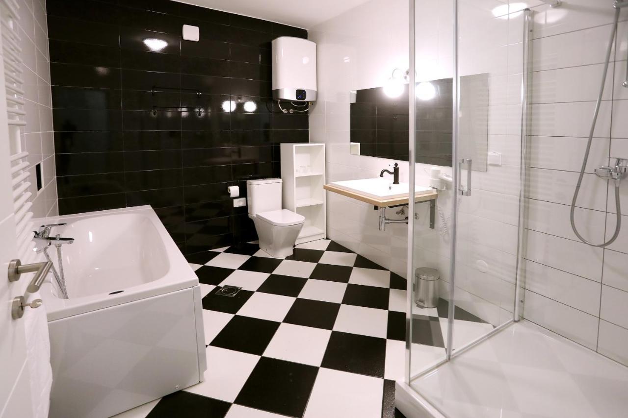 Home Apartmani I Sobe Osijek Exteriör bild