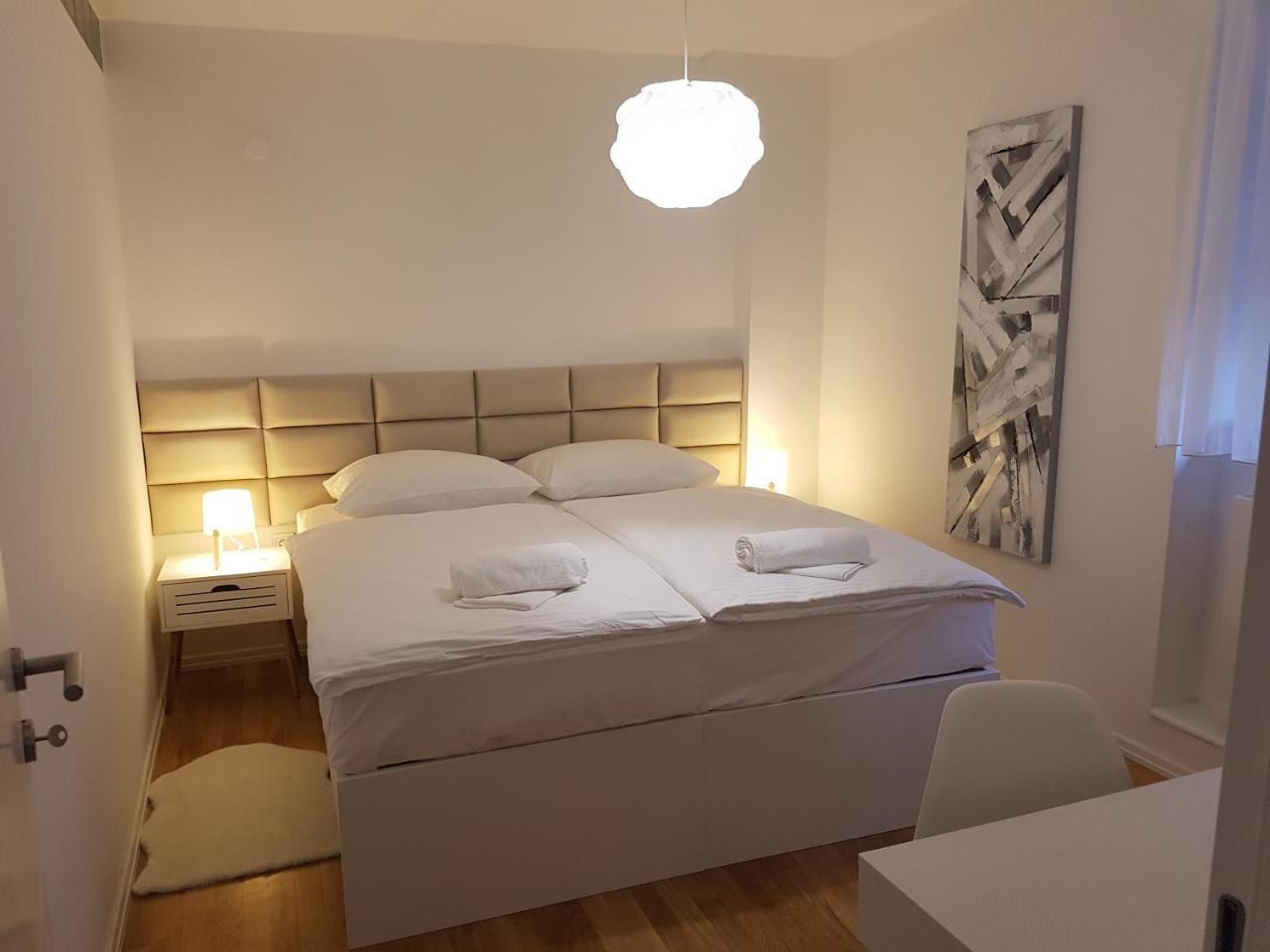 Home Apartmani I Sobe Osijek Exteriör bild
